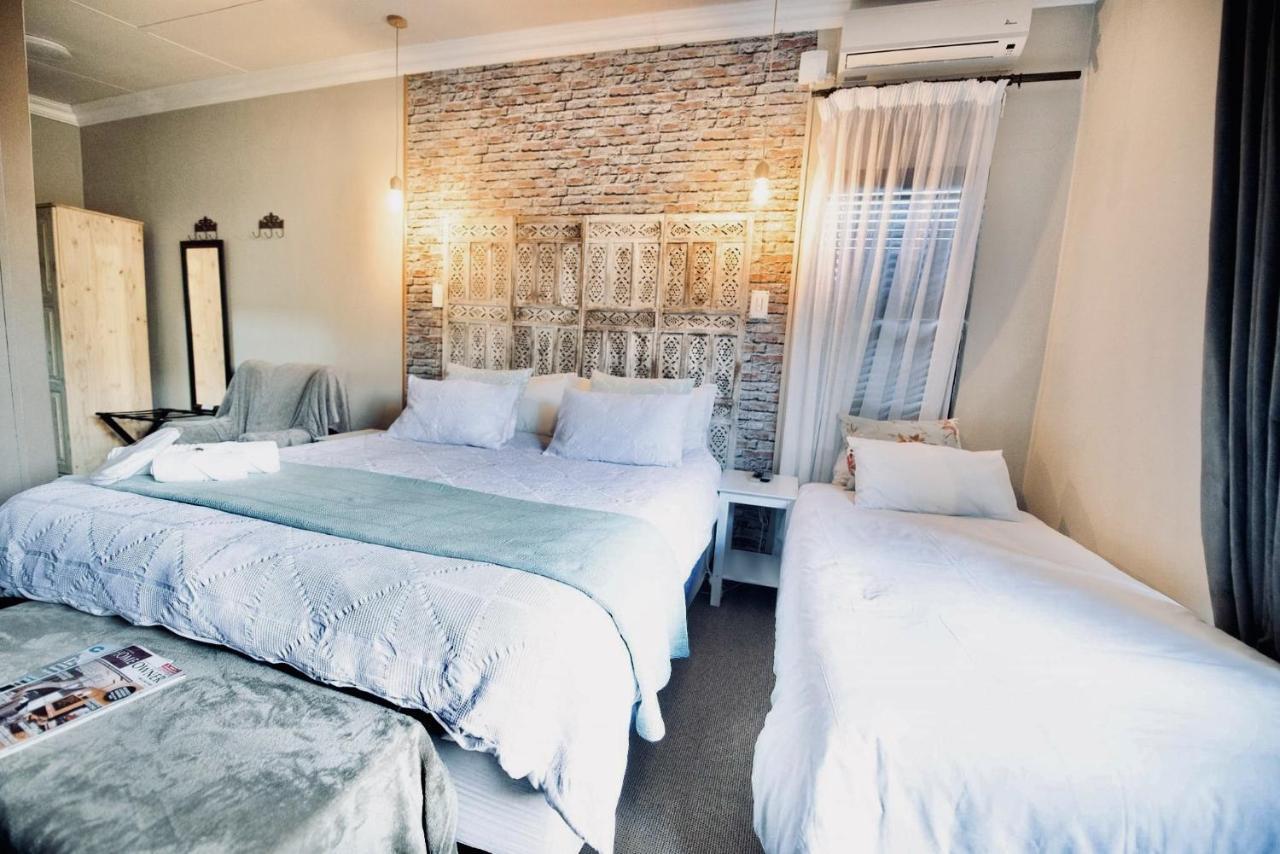 Cottonwood Guesthouse Oasis Bloemfontein Exterior photo