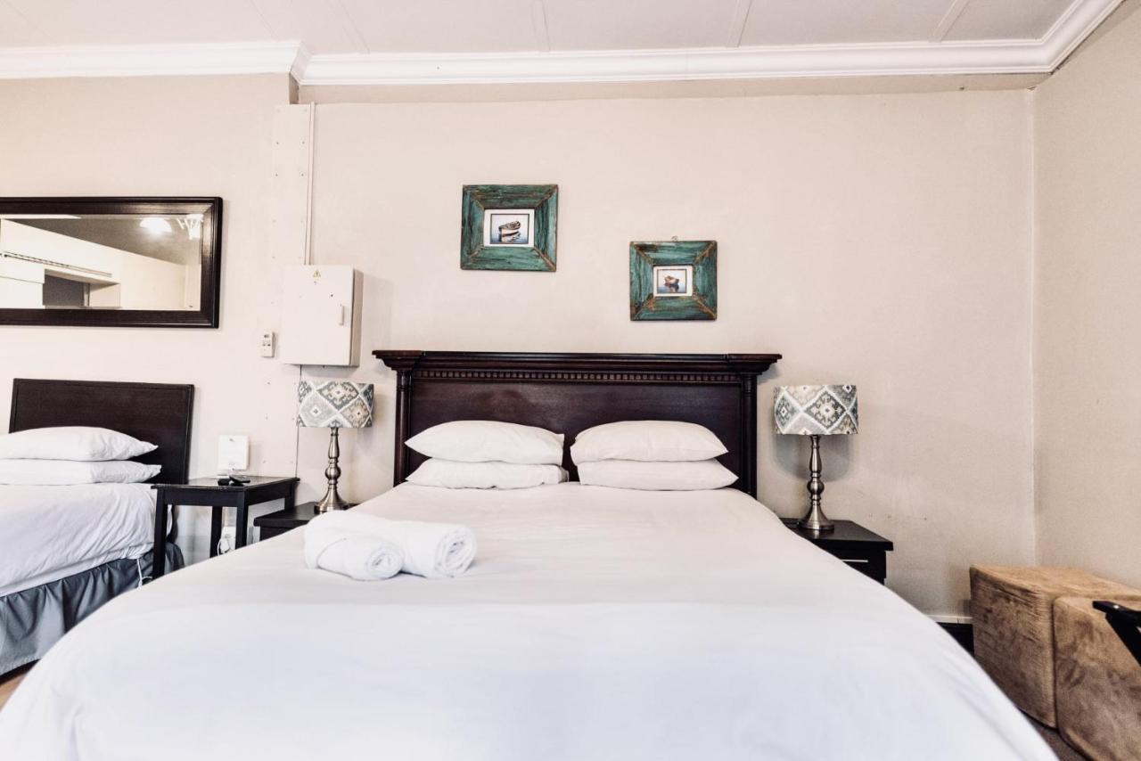 Cottonwood Guesthouse Oasis Bloemfontein Exterior photo