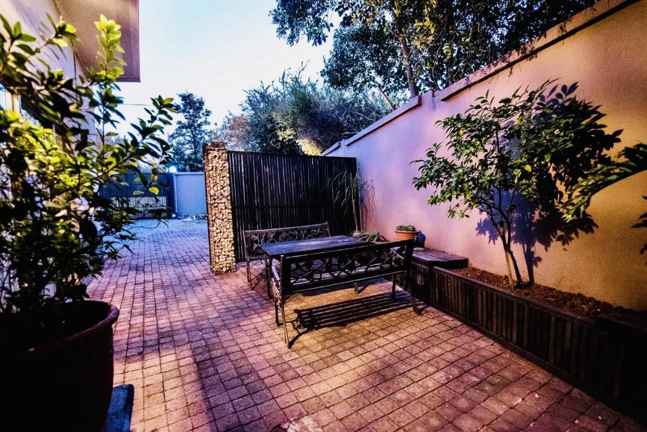 Cottonwood Guesthouse Oasis Bloemfontein Exterior photo