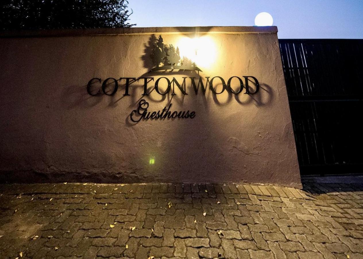 Cottonwood Guesthouse Oasis Bloemfontein Exterior photo