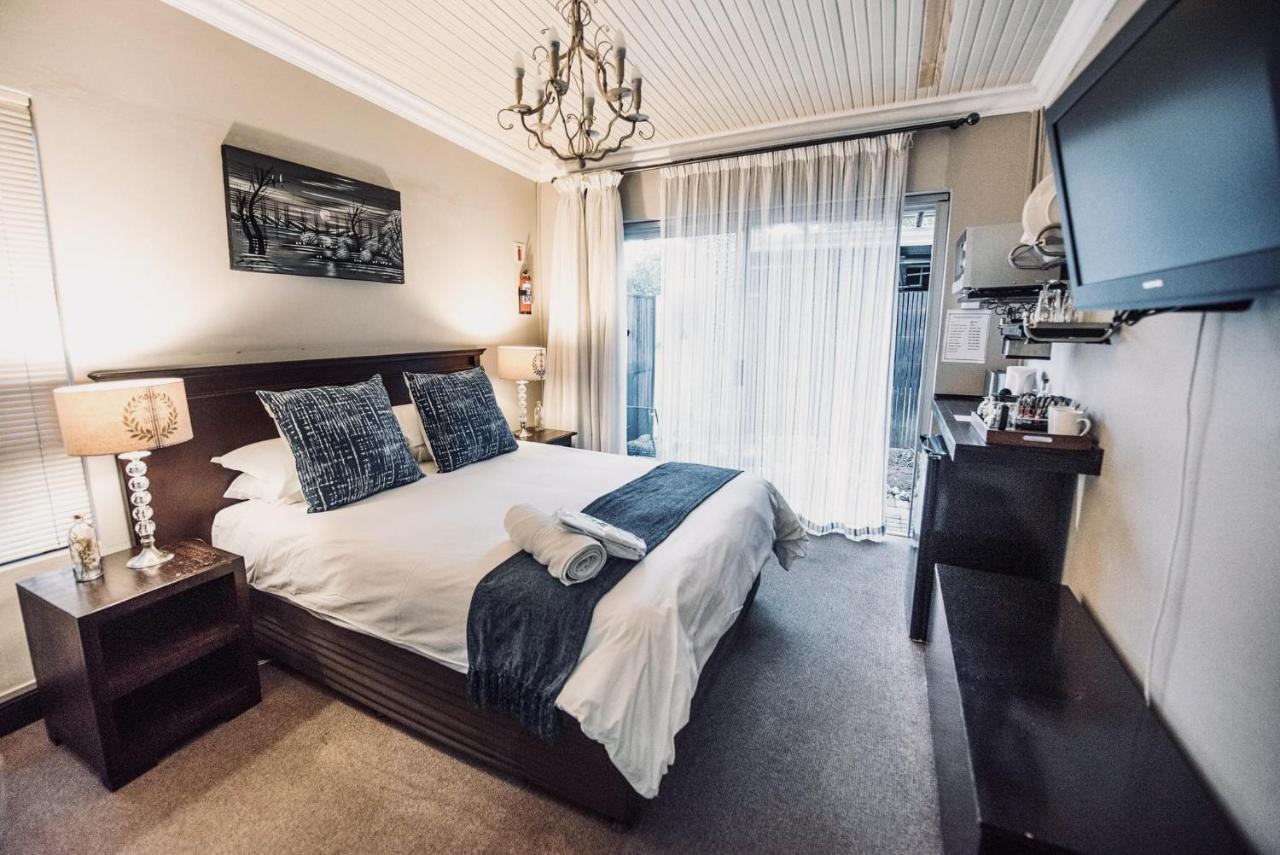 Cottonwood Guesthouse Oasis Bloemfontein Exterior photo