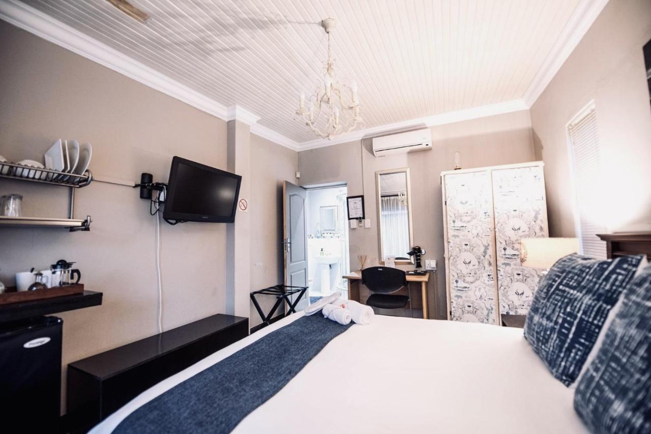 Cottonwood Guesthouse Oasis Bloemfontein Exterior photo