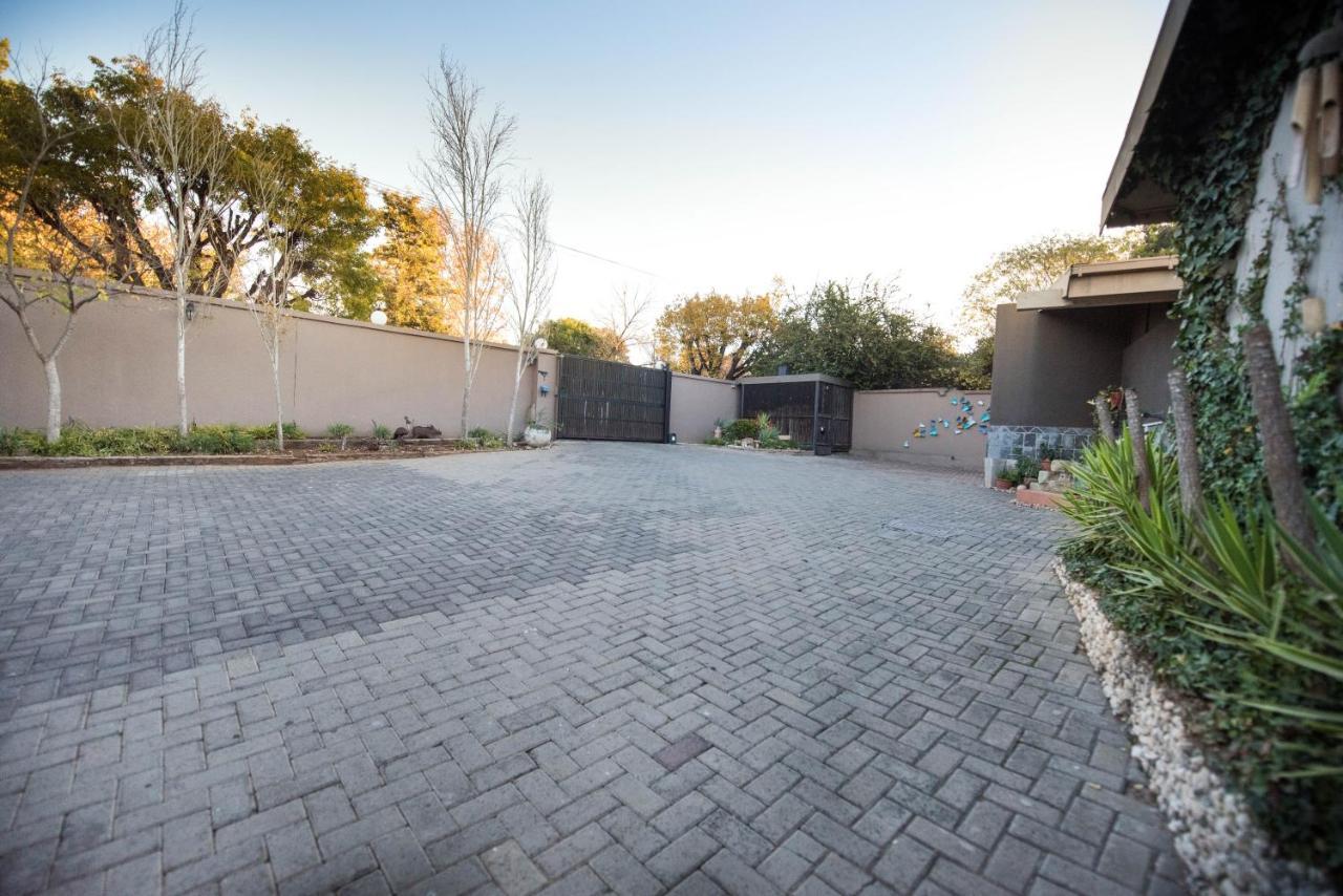 Cottonwood Guesthouse Oasis Bloemfontein Exterior photo
