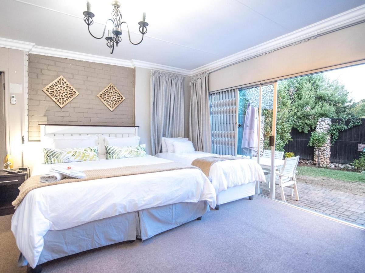 Cottonwood Guesthouse Oasis Bloemfontein Exterior photo