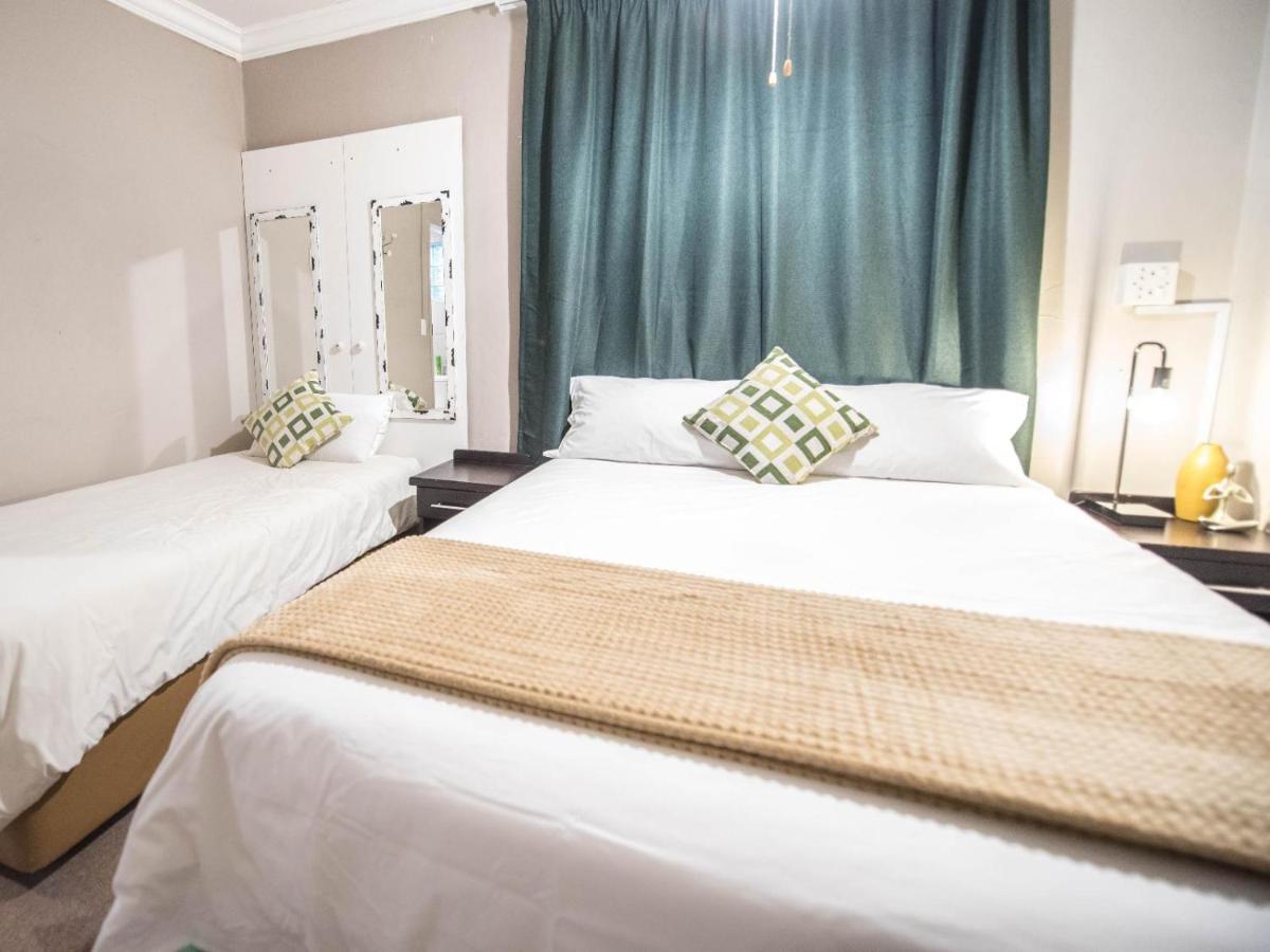 Cottonwood Guesthouse Oasis Bloemfontein Exterior photo