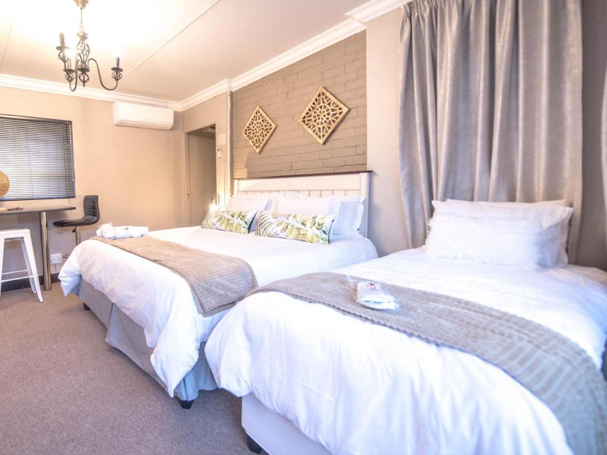 Cottonwood Guesthouse Oasis Bloemfontein Exterior photo